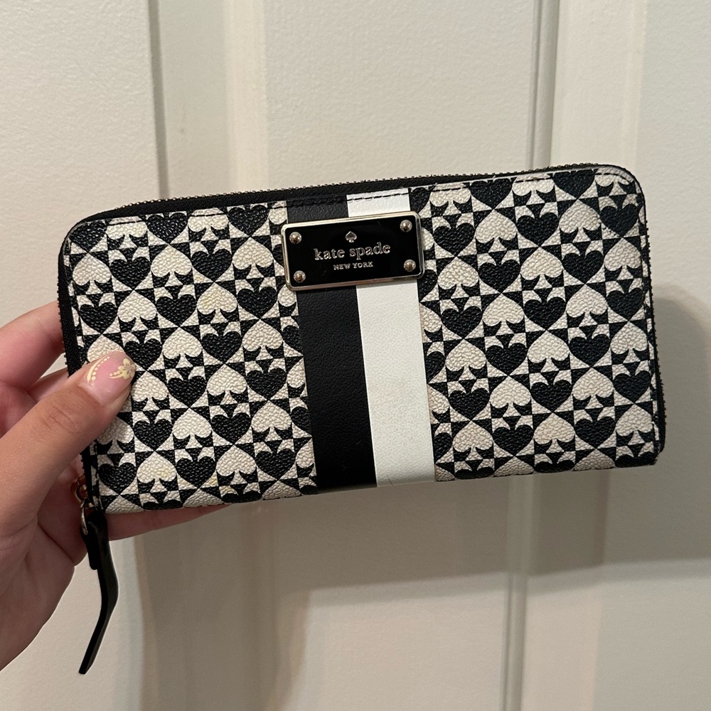 Kate Spade Black and Cream Heart Pattern Wallet